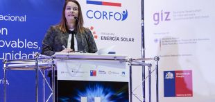 Die Staatssekretärin des Energieministeriums Jimena Jara Quilodrán eröffnet die Konferenz. Foto: GIZ Chile