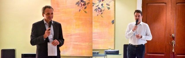 German Ambassador to the Philippines, Dr Gordon Kricke (left), and Deputy Head of Mission, Dr Roland Schissau (right), gave a warm welcome to the IKI’s friends in the Philippines during the dinner reception hosted at the Ambassador’s residence in Manila; Photos: GIZ/ Kei Calaranan