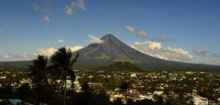 Mayon Volcano – Philippines; Photo: Pixabay, https://pixabay.com/en/volcano-mayon-philippines-nature-659640/