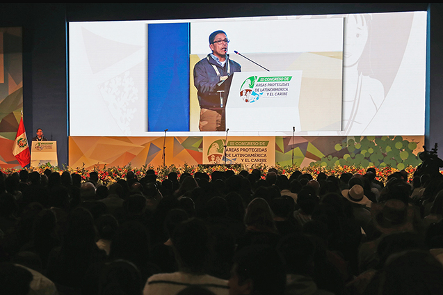 Fernando Enciso Herrera, Federación Colombiana de Municipios, verliest die Erklärung der Kommunalverwaltungen. Foto: GIZ / Mauricio Boff