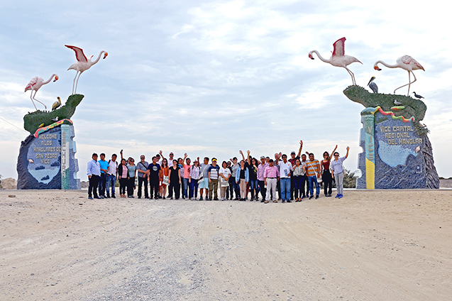 Delegation der Kommunalverwaltungen besucht die Mangroven von San Pedro in Peru.