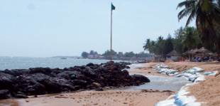 Senegal's coastal region is important for local fischeries. However, the coast is increasingly confronted with storms and with the rising sea level; Photo: GIZ