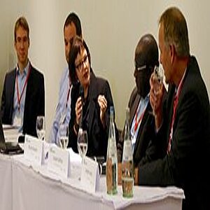 Diskussion im GCI-Netzwerk (von links nach rechts): Daniel de Graaf (UBA), Philipp Denzinger (GIZ), Nicole Müller (GIZ), Joseph Baffoe (EPA Ghana), Jürgen Süß (efficient energy); Foto: GIZ/Proklima.