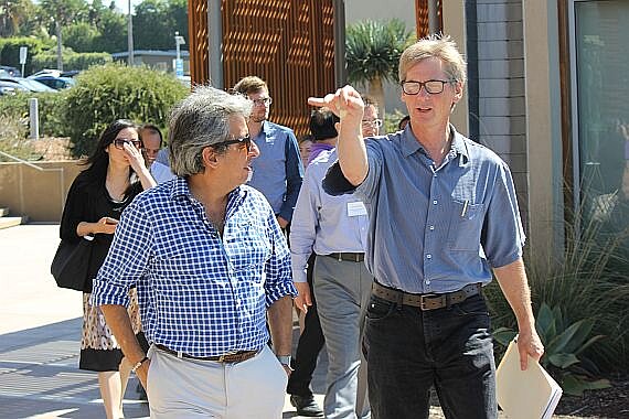 Dr. Ralph Keeling und Manuel Pulgar-Vidal auf dem Campus der Scripps Institution of Oceanography, wo die Sitzungen des International Advisory Panel stattfanden; Foto: © John Niles.