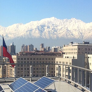 Photovoltaic system on the roof of the Chilean Ministry of Energy.
