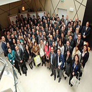 Menschengruppe aus Vogelperspektive